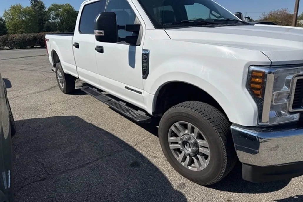 2019 Ford F-350 XLT photo 1