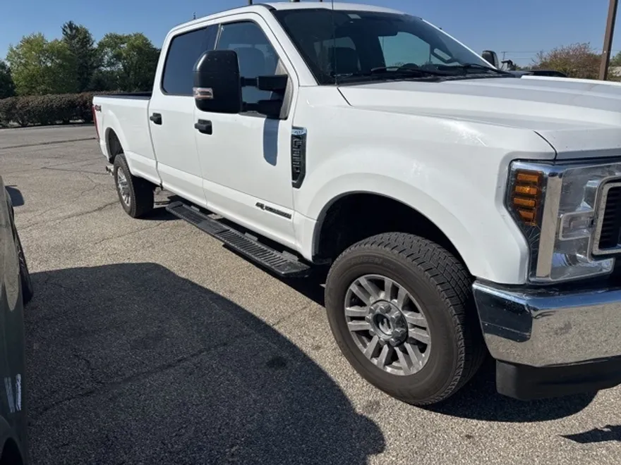 2019 Ford F-350 XLT photo 1