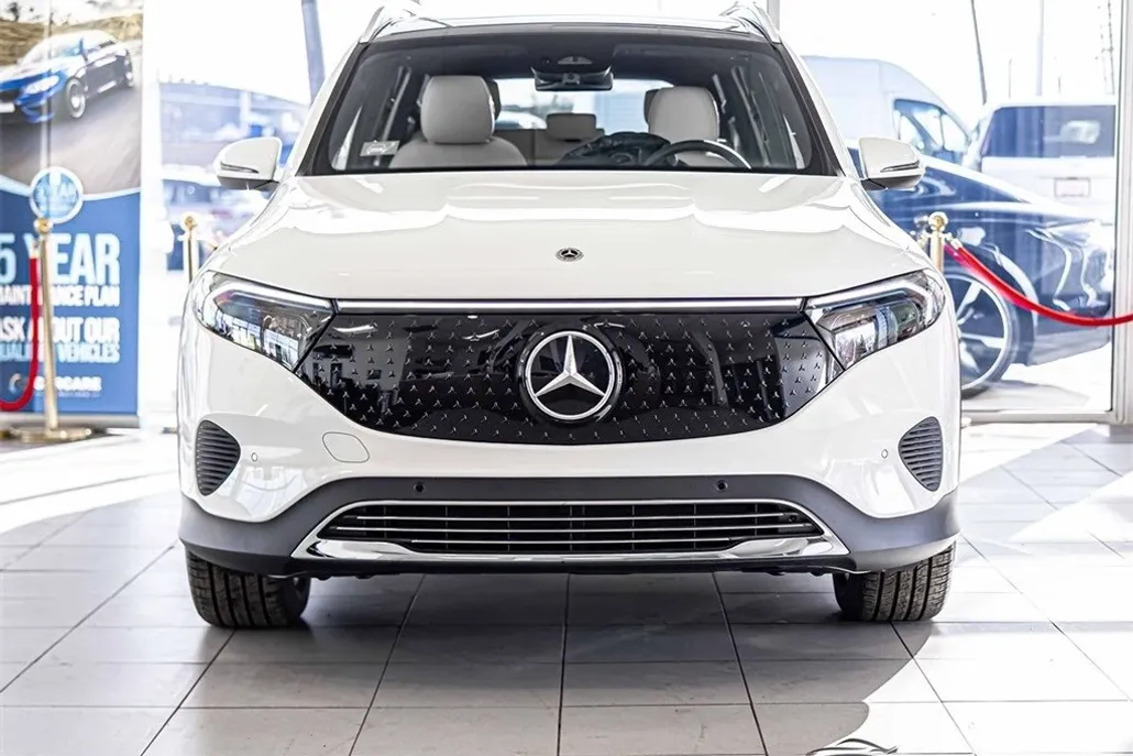 2024 Mercedes Benz EQB 300 photo 1