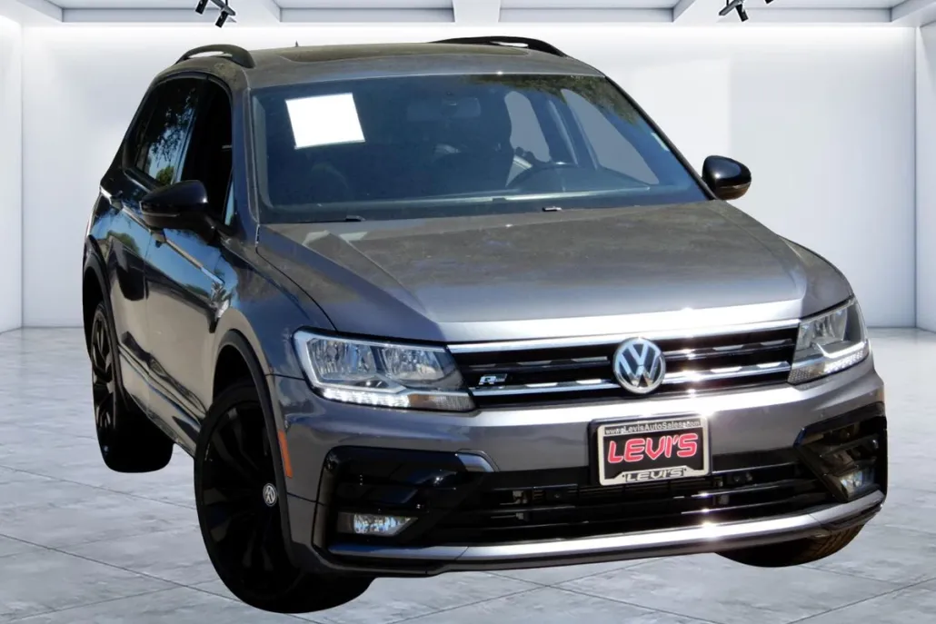 2020 Volkswagen Tiguan SE R-Line photo 1