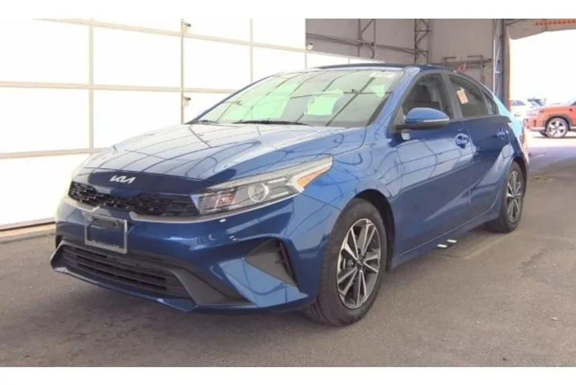 2024 Kia Forte LXS photo 1