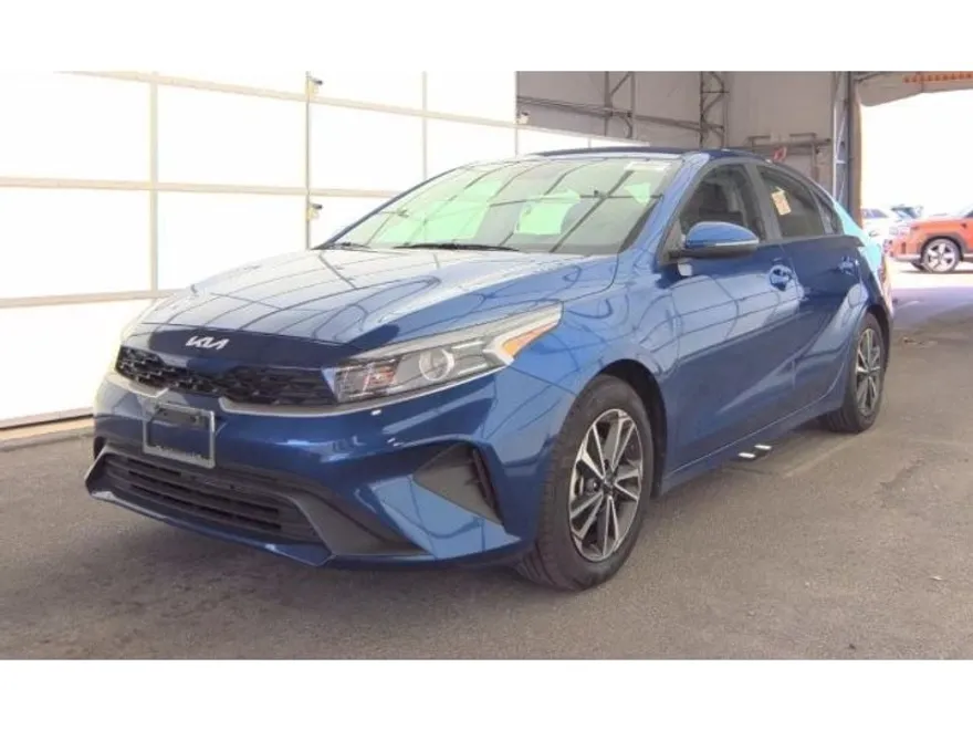 2024 Kia Forte LXS photo 1