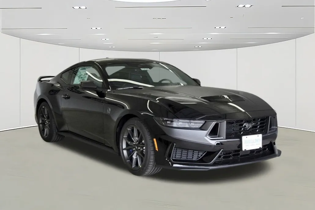 2025 Ford Mustang Dark Horse photo 1