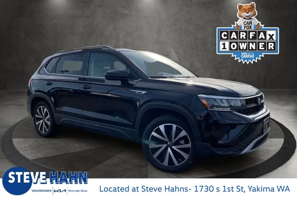 2023 Volkswagen Taos SE photo 1