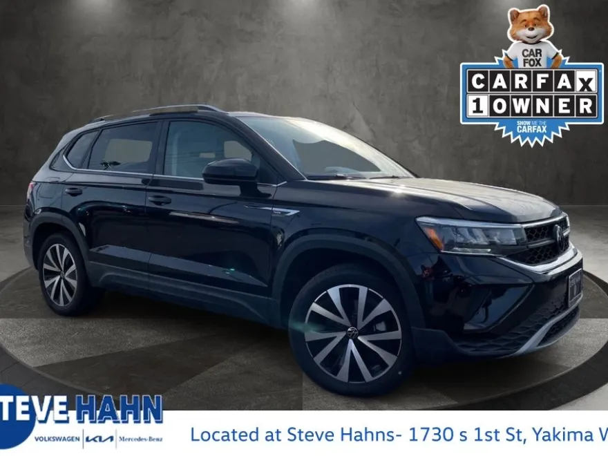 2023 Volkswagen Taos SE photo 1
