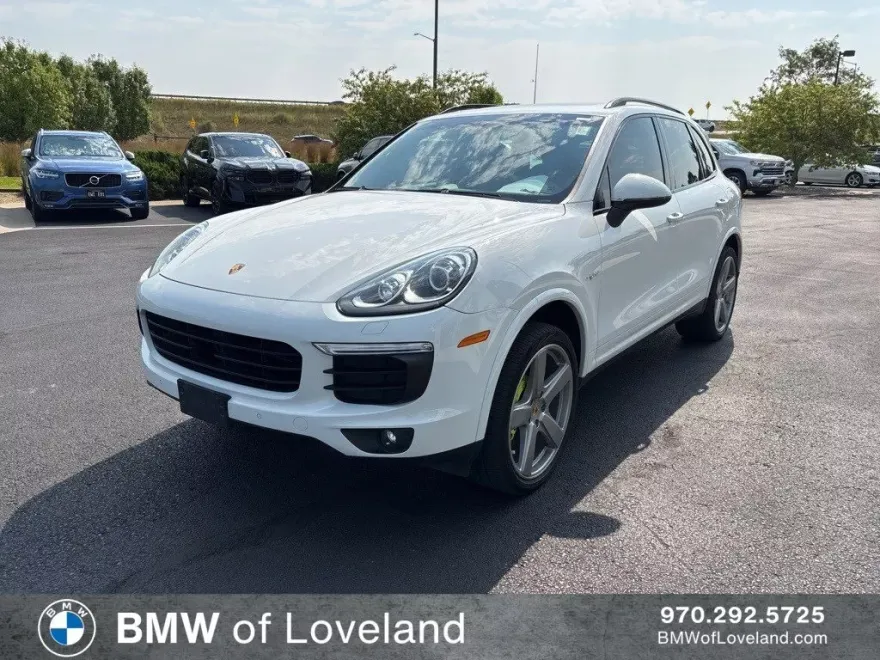2017 Porsche Cayenne S photo 1