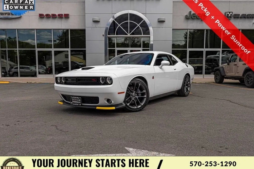 2023 Dodge Challenger R/T Scat Pack photo 1