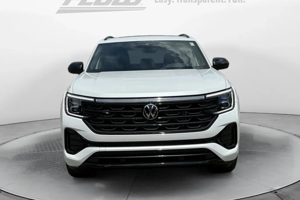 2025 Volkswagen Atlas Cross Sport SEL R-Line photo 1
