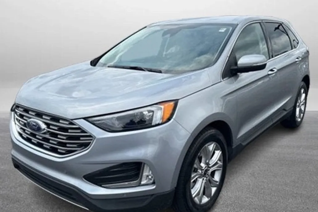 2024 Ford Edge Titanium photo 1