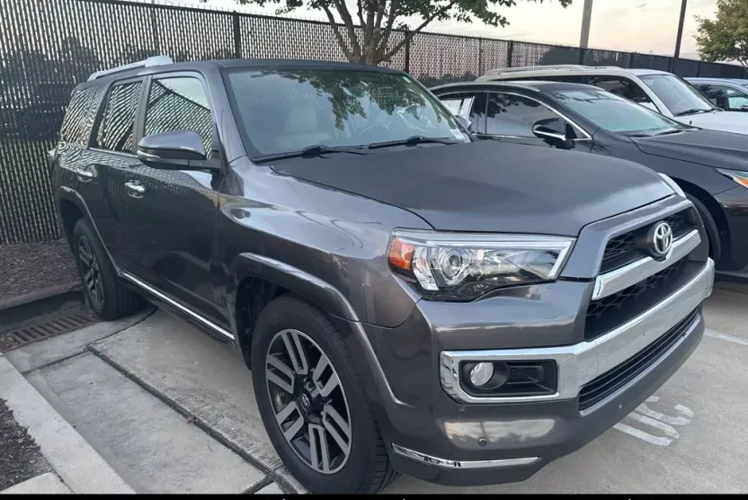 2017 Toyota 4Runner Limited photo 1