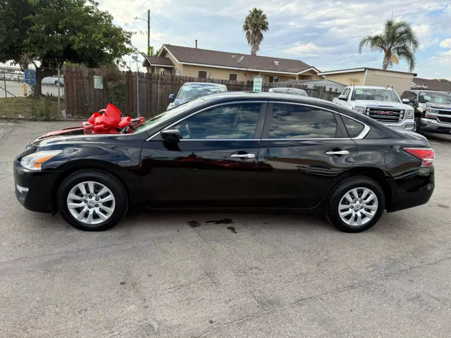 2013 Nissan Altima 2.5 photo 1