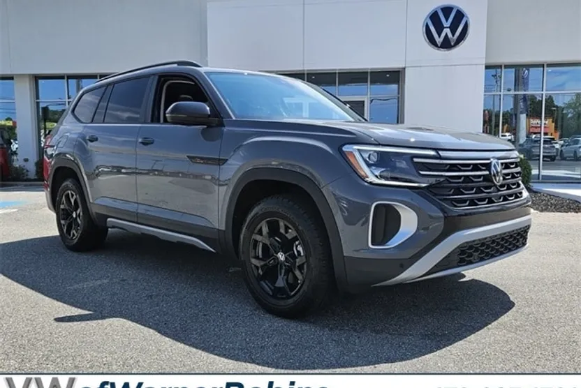 2025 Volkswagen Atlas Peak Edition photo 1
