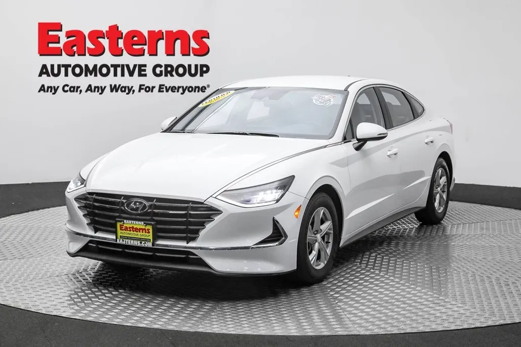 2022 Hyundai Sonata SE photo 1