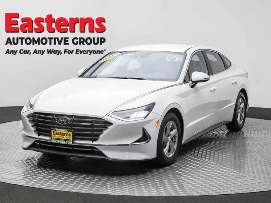 2022 Hyundai Sonata SE photo 1
