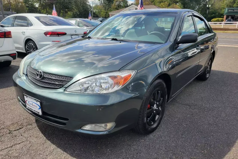 2003 Toyota Camry XLE photo 1