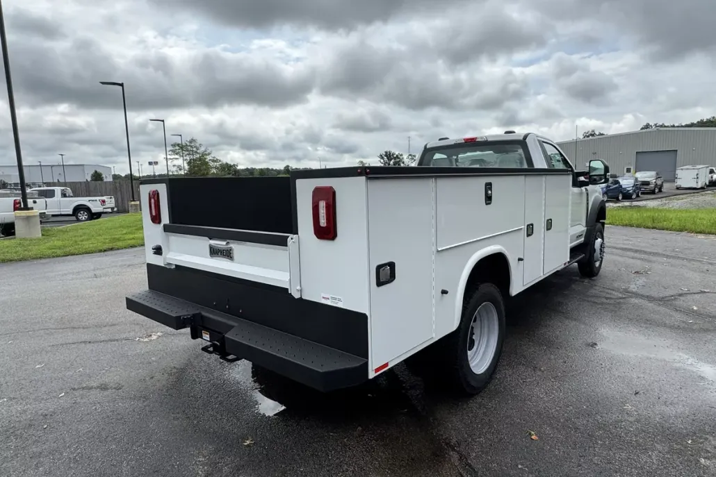 2025 Ford F-450 photo 1