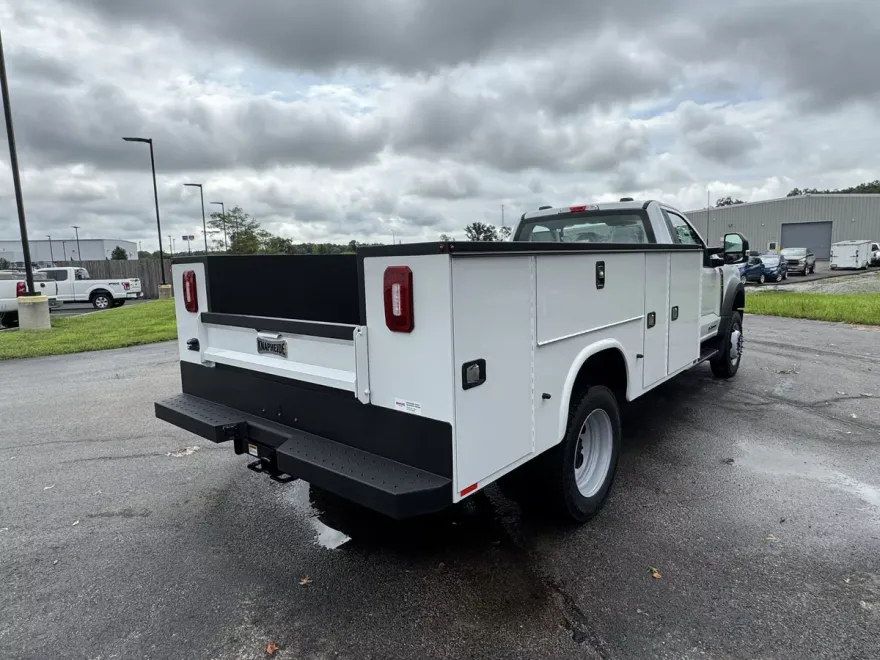 2025 Ford F-450 photo 1