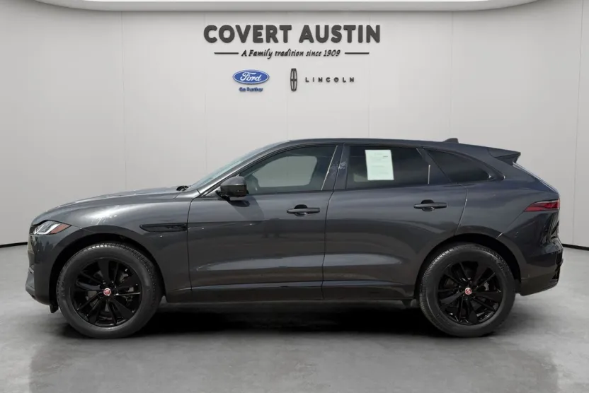 2022 Jaguar F-PACE P250 S photo 1