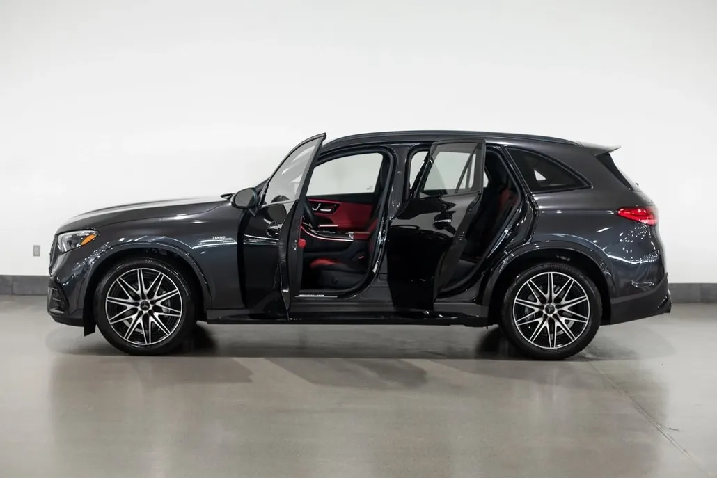 2024 Mercedes Benz GLC AMG 4MATIC photo 1