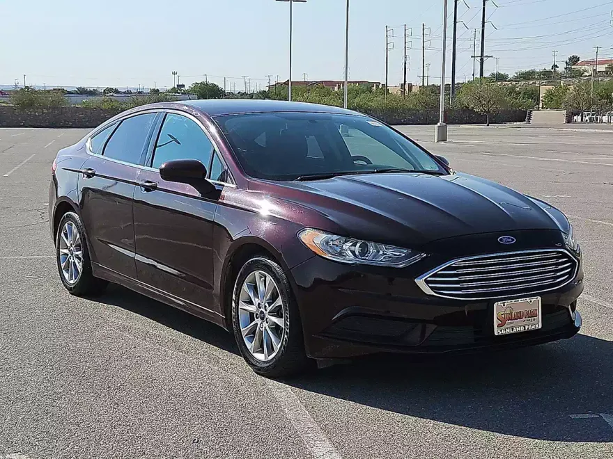 2017 Ford Fusion SE photo 1