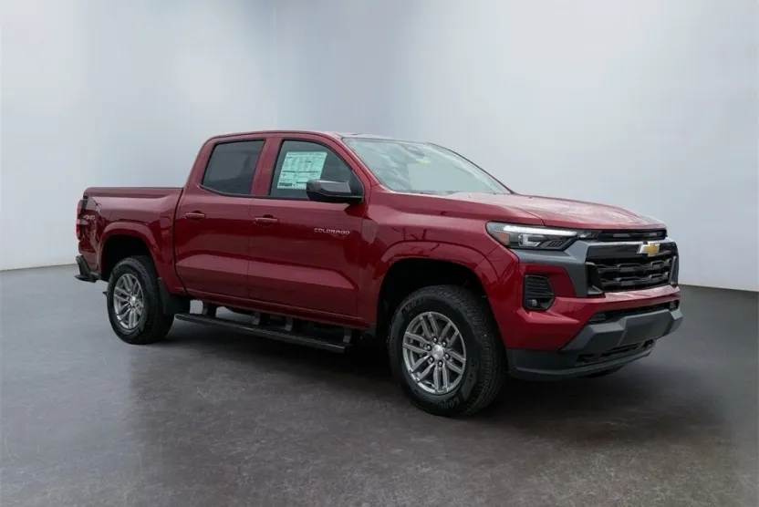 2026 Chevrolet Colorado LT photo 1