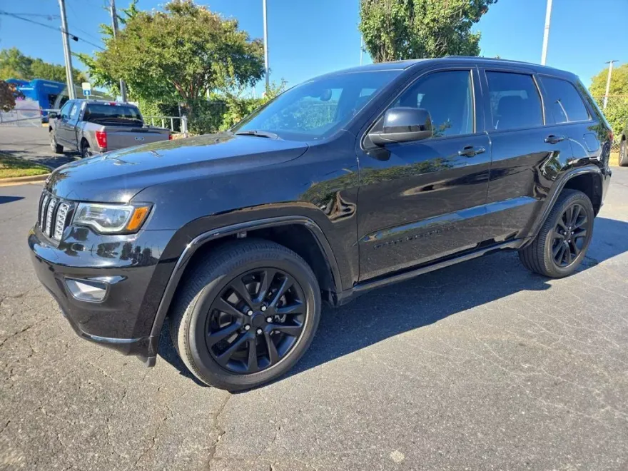 2022 Jeep Cherokee Laredo X photo 1