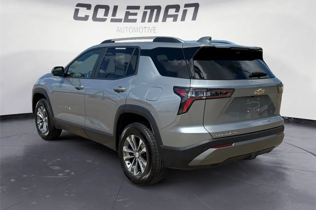 2025 Chevrolet Equinox LT photo 1