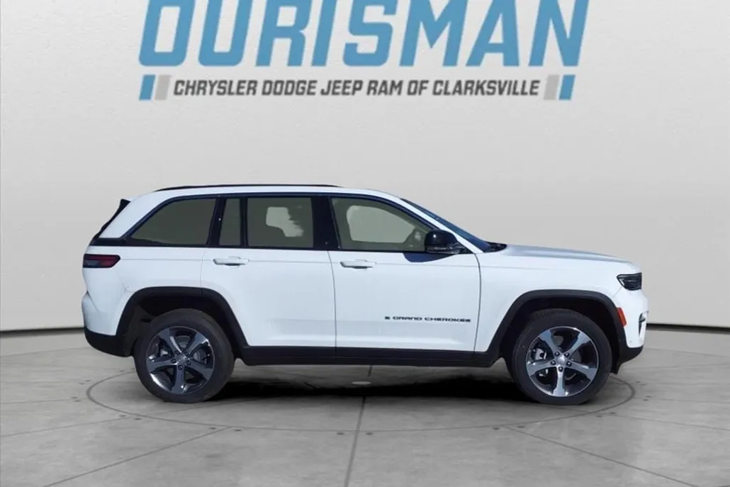 2024 Jeep Cherokee Base 4xe photo 1