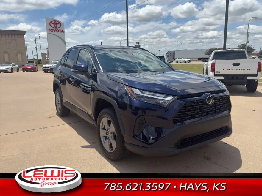 2024 Toyota RAV4 XLE photo 1