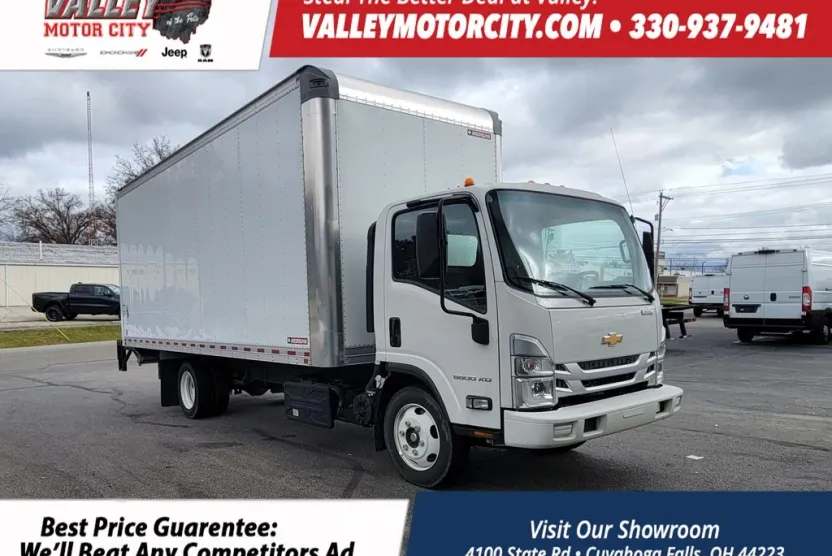 2023 Chevrolet Silverado Base photo 1