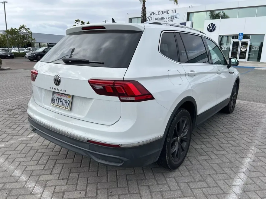 2022 Volkswagen Tiguan SE photo 1
