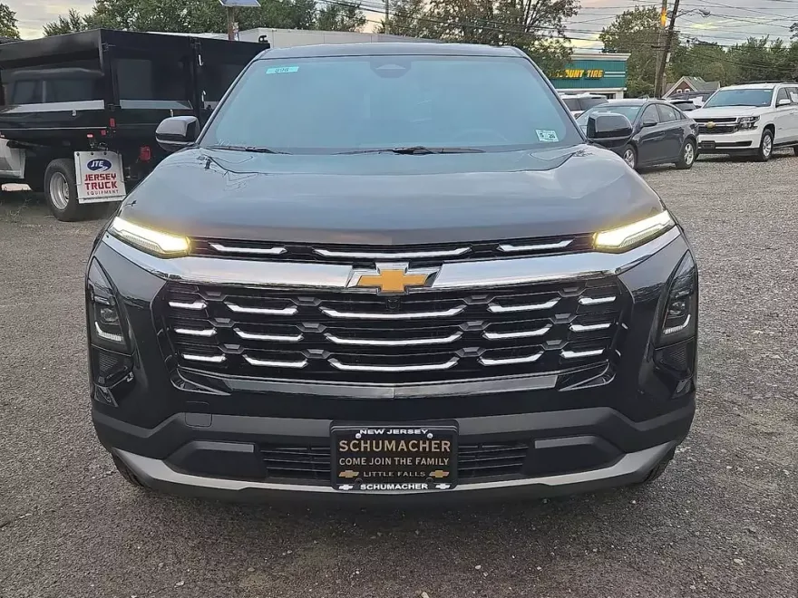 2026 Chevrolet Equinox LT photo 1