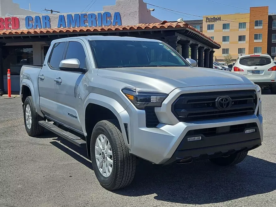 2024 Toyota Tacoma SR5 photo 1