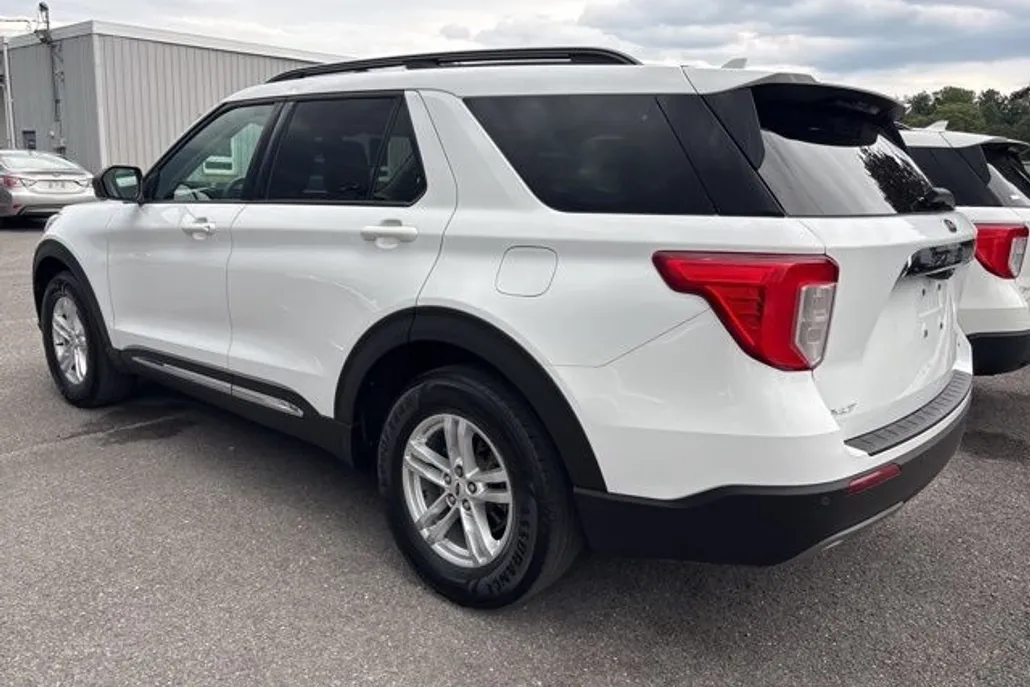 2020 Ford Explorer XLT photo 1