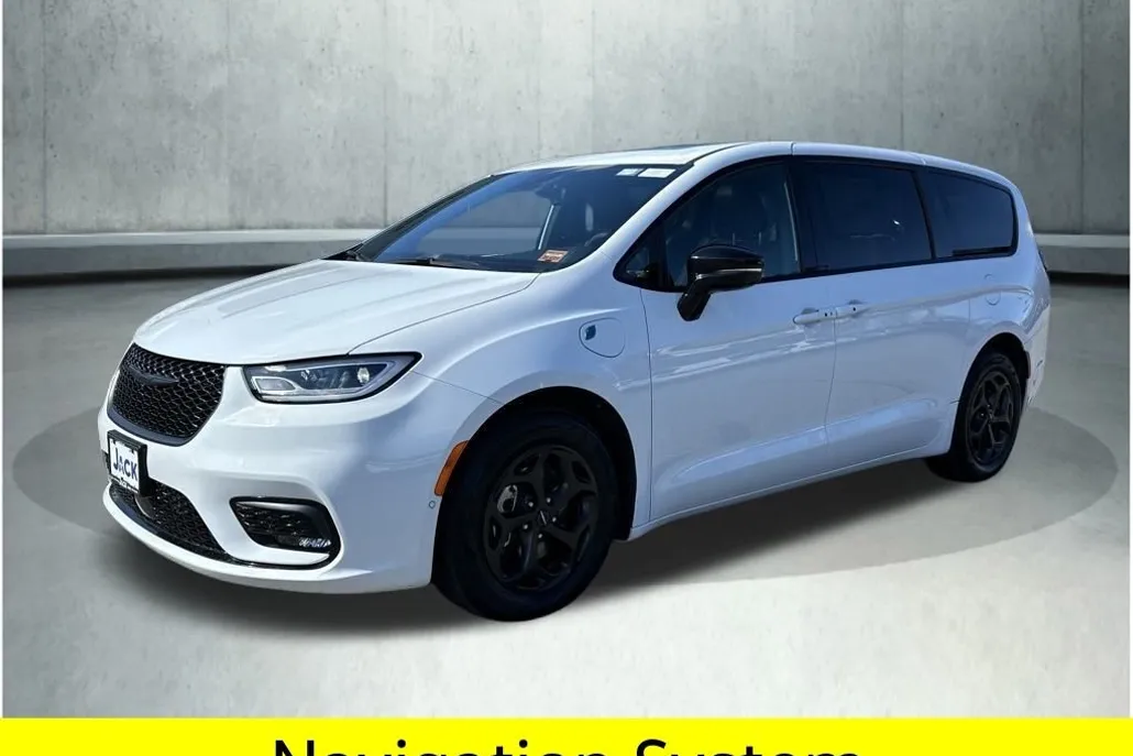 2023 Chrysler Pacifica Hybrid Limited photo 1