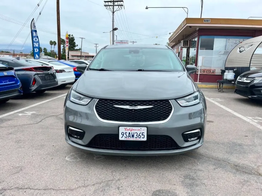 2022 Chrysler Pacifica Hybrid Touring L photo 1