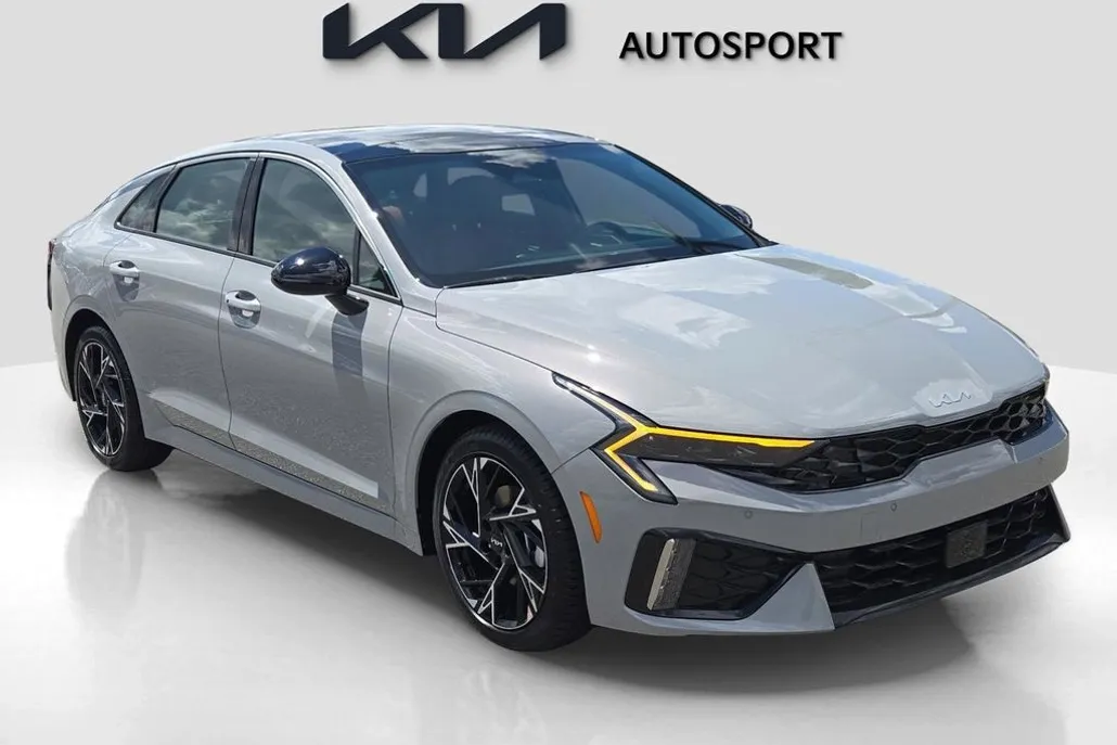 2025 Kia K5 GT-Line photo 1