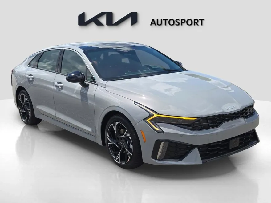 2025 Kia K5 GT-Line photo 1