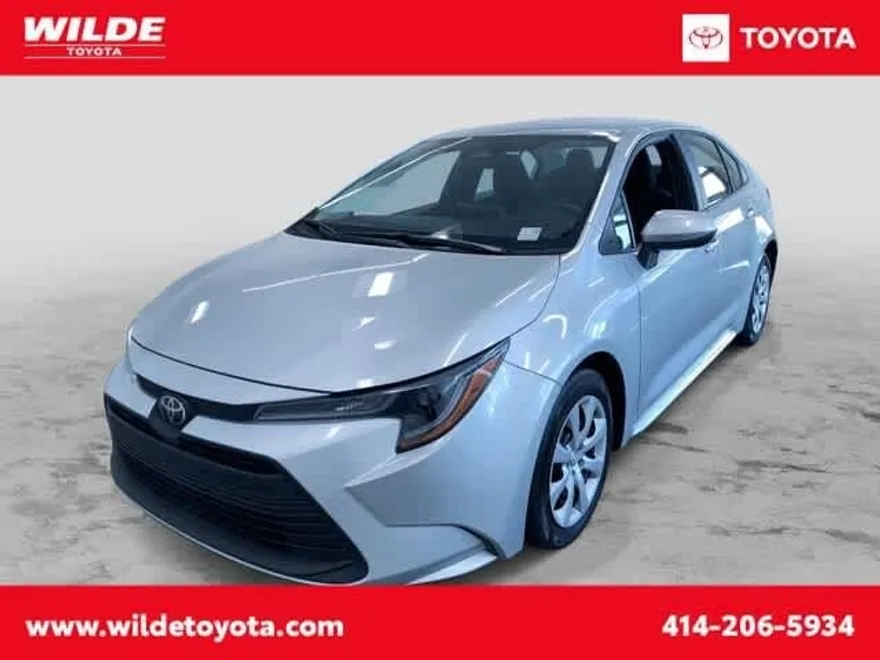 2024 Toyota Corolla LE photo 1