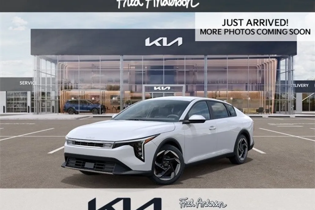 2025 Kia K4 EX photo 1