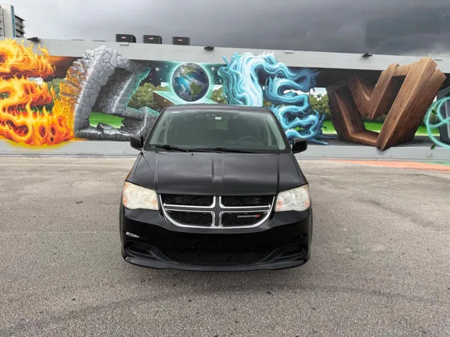 2013 Dodge Grand Caravan SE photo 1