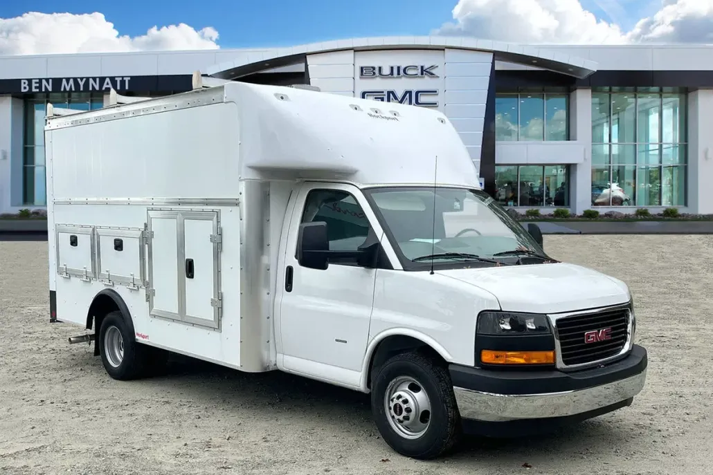 2024 Gmc Savana Cutaway 3500 photo 1
