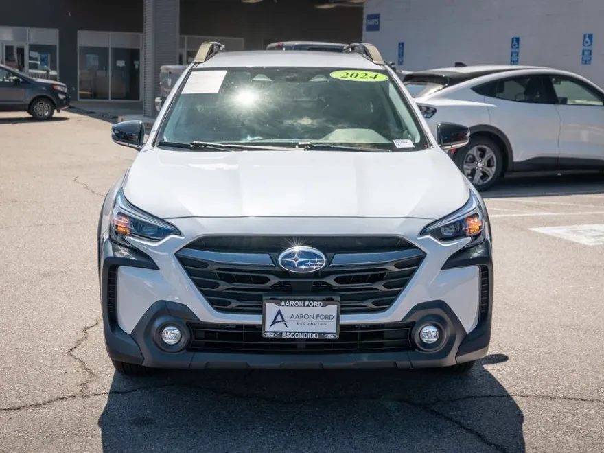 2024 Subaru Outback Premium photo 1