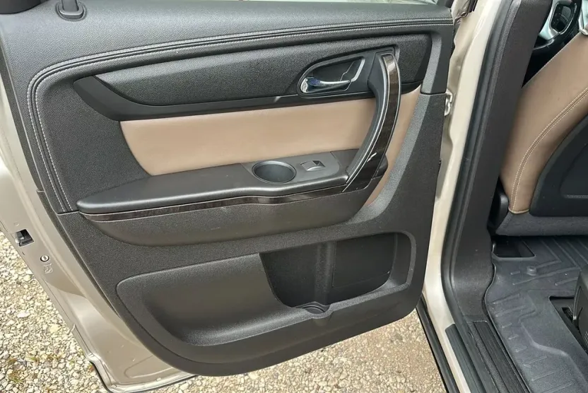 2014 Gmc Acadia SLT photo 1