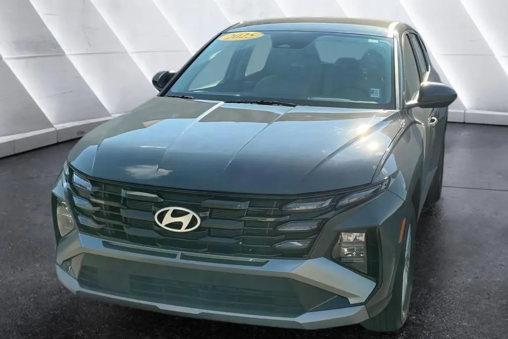 2025 Hyundai Tucson SE photo 1
