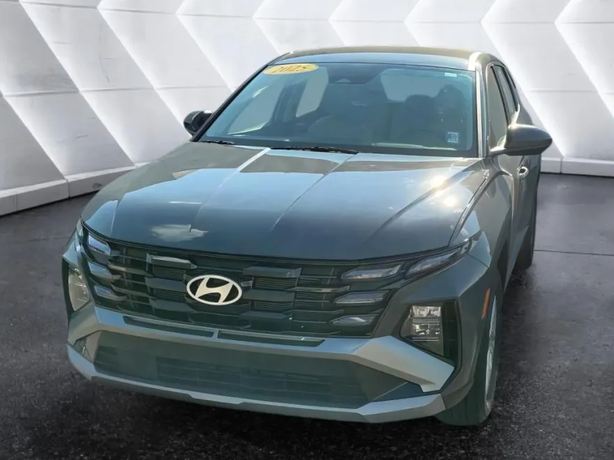 2025 Hyundai Tucson SE photo 1