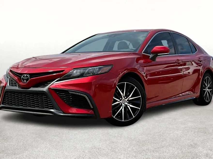 2024 Toyota Camry SE photo 1