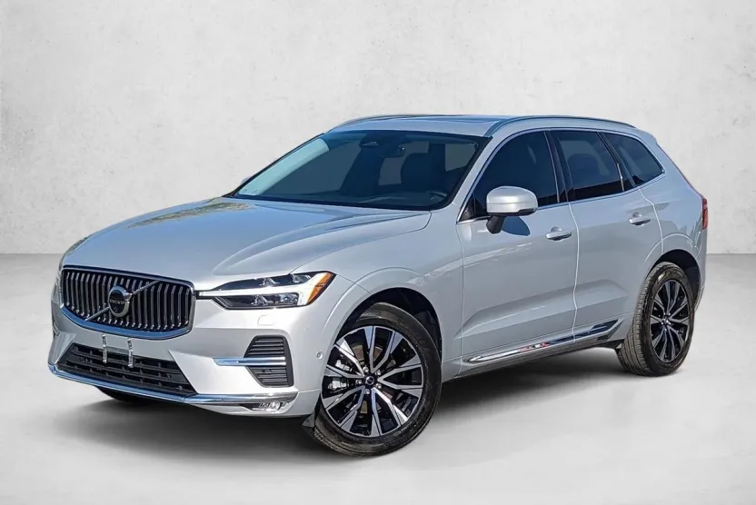 2023 Volvo XC60 B5 Plus photo 1