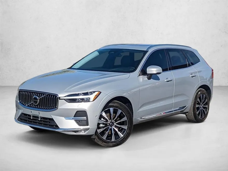 2023 Volvo XC60 B5 Plus photo 1