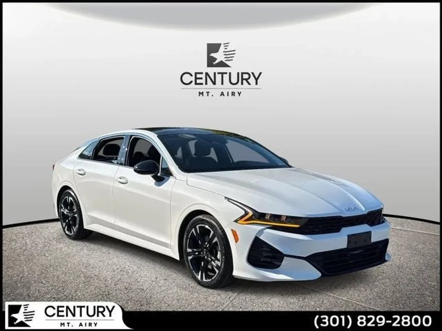 2023 Kia K5 GT-Line photo 1